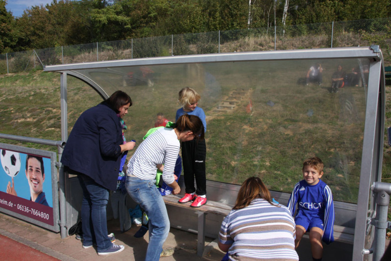 Unterstützung auch neben dem Spielfeld