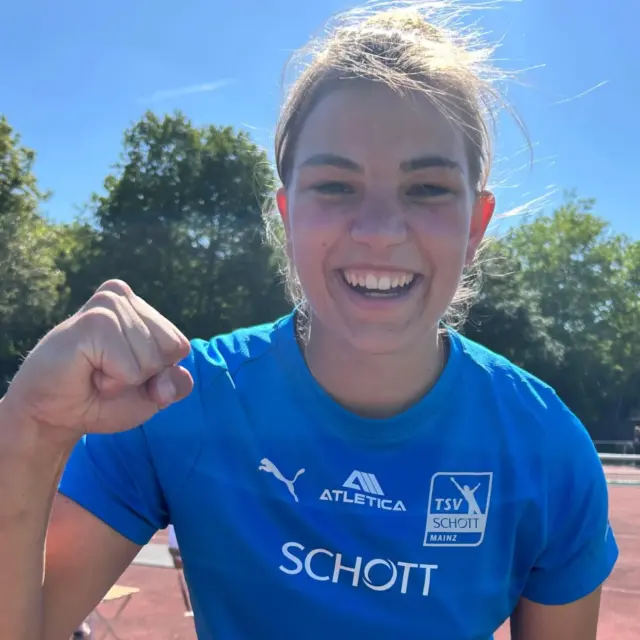 Regionsmeisterschaften Mainz in Saulheim🏃‍♂️🏃‍♀️  Saisonauftakt im großen Team von der U14 bis zu den Erwachsenen 💙  Unser Top Resultat ✅️  Franca Arnold @franca.arnold wirft den Speer der Frauen auf 51.85 m und übertrifft die Norm für die Deutschen Meisterschaften der Erwachsenen in Dresden Anfang August 👍 Die Norm für die U23 DM hat sie bereits mehrfach übertroffen. Hier finden die Deutschen Meisterschaften in ihrer Heimatstadt Ulm statt. Derzeit liegt sie auf Platz zwei der Deutschen U23 Bestenliste.  #tsvschottmainz #tsvschottla2025 #puma #lottorlp #atletica #mundmsports #schott #lvrr #Mainz #saulheim #run #jump #throw