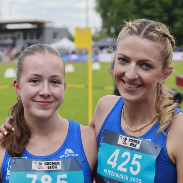 Internationales Meeting in Pliezhausen  DM Medaillengewinner des TSV SCHOTT @tsvschottmainz mit starkem Auftakt in die Mittelstreckensaison  Franziska Schindler @franzi.schindler steigerte sich über 1000 m der Frauen auf sehr gute 2:43.96 min. In einem internationalen TOP Feld wurde sie gute sechste, u.a. war nur die Deutsche Meisterin über 10.000 m , die Deutsche Meisterin über 1500 m und die Deutsche U20 Meisterin über 3000 m Hindernis schneller als Franzi.  Phyllis Mainka @phyllliiss lief die 600 m in starken 1:30.35 min und wurde damit hervorragende siebte. Gewonnen hat das Rennen Eveline Saalberg aus den Niederlanden, Welt und Europameisterin mit der 4x400 m Staffel.  Als Siegerin des B-Laufes erzielte Luise Pecht @pecluu starke 1:31.85 min und ließ der Konkurrenz um Vanda Skupin Alfa, der Deutschen U20 Meisterin mit der 3x800 m Staffel keine Chance.  Pauline Zawar konnte als U18 Athletin mit guten 1:40.03 min über 600 m überzeugen.  9:45.83 min ist die neue Bestmarke von Katharina Schinke über 3000 m. Damit belegte sie in einem starken Rennen den vierten Platz in der U20. Nebenbei war das die schnellste Zeit einer Athletin aus Mainz in der U20 seit die 3000 m gelaufen werden.  Lars Klein @lars_klein_27 steigerte seine Bestzeit über 2000 m Hindernis auf 6:07.19 min.  Konstantin Schäfer mit 35.48 sec , Johannes Bauer mit 36.09 sec und Felix Simon mit 37.62 sec haben über 300 m neue Bestzeiten erzielt.  Anna Lamb mit 44.51 sec und Annabel Sauer mit 47.72 sec haben über 300 m Hü einen guten Einstand in die Langhürden Saison gegeben.  #tsvschottmainz #tsvschottla2025 #puma #atletica #mundmsports #Schott #lottorlp #Mainz #Pliezhausen #team #verein